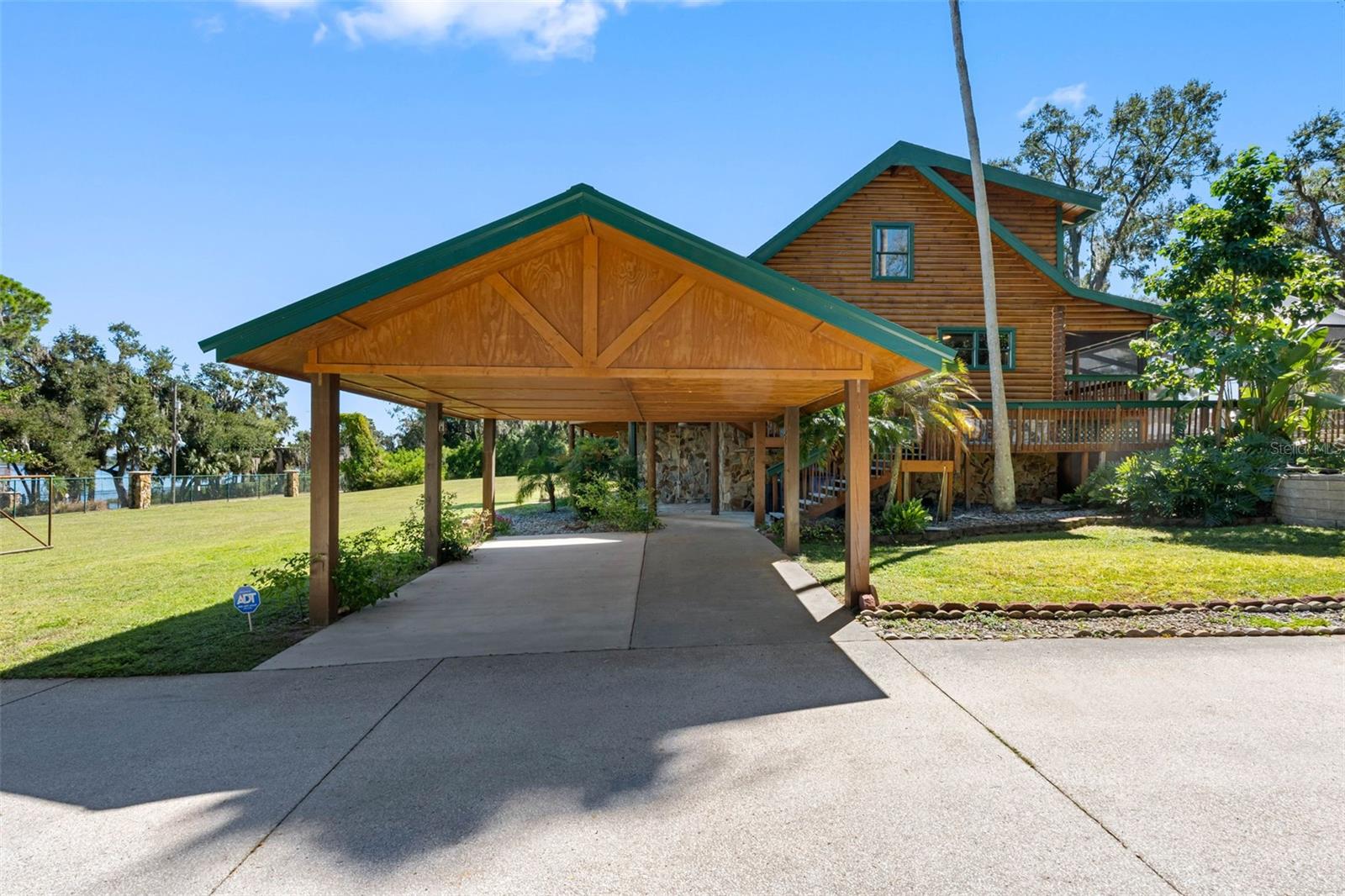 11401 THONOTOSASSA RD — photo 52