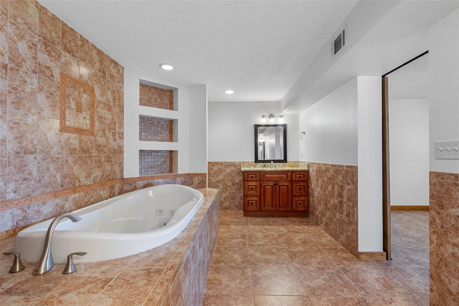 11401 THONOTOSASSA RD — photo 45