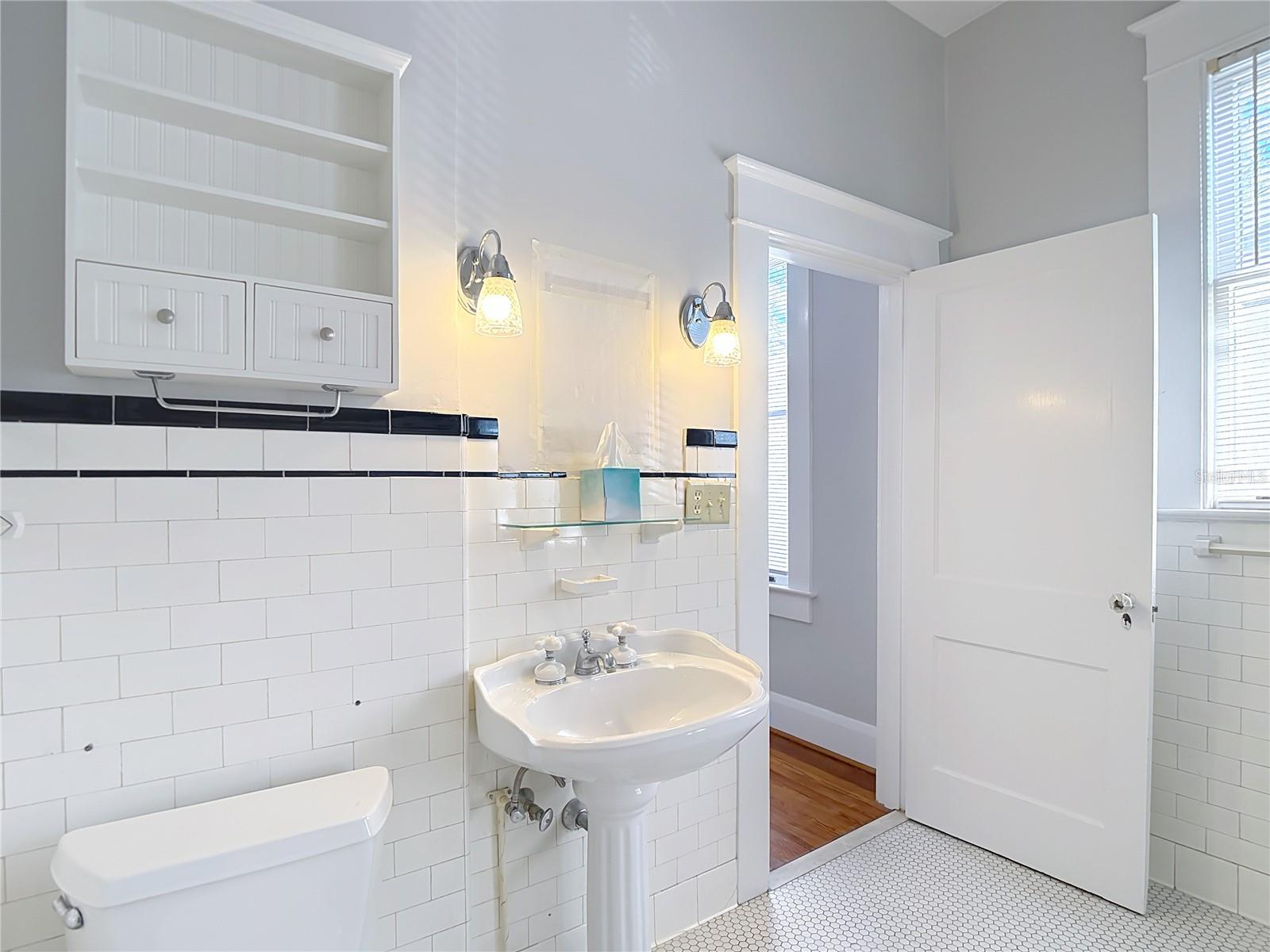 2105 W SOUTHVIEW AVE — photo 28
