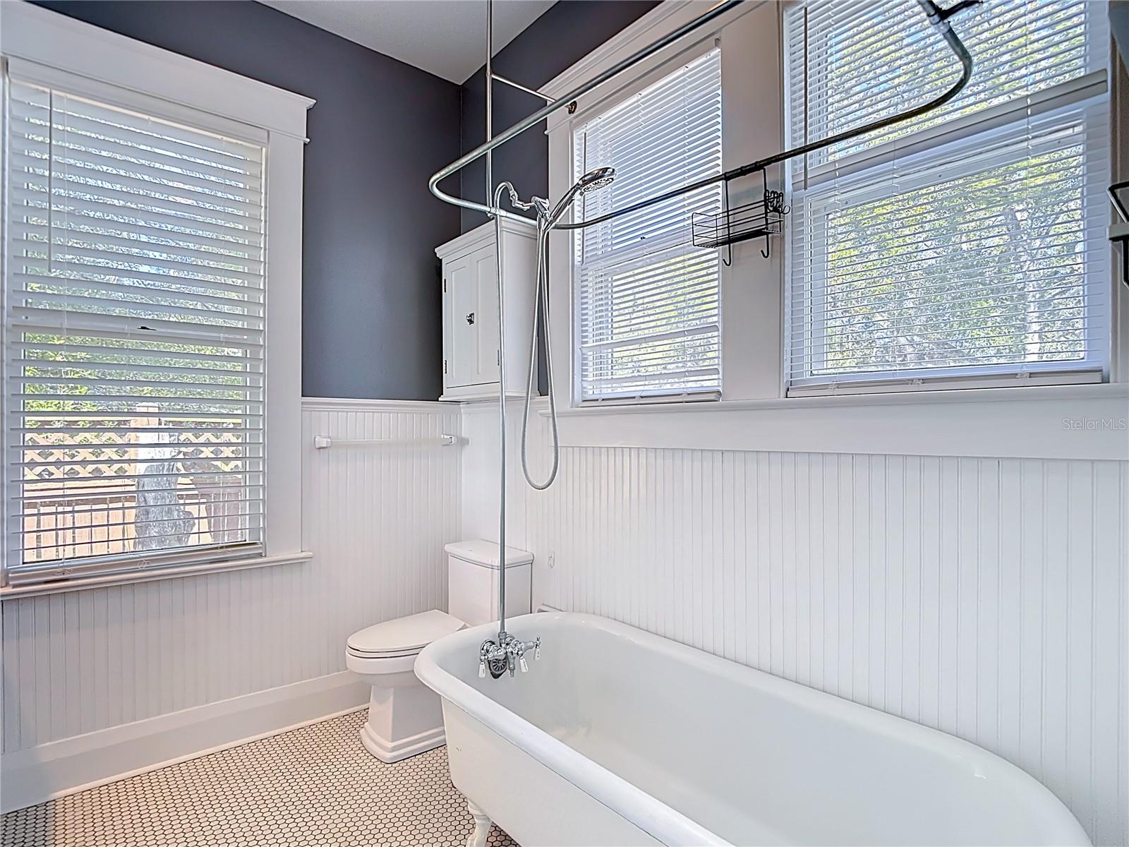2105 W SOUTHVIEW AVE — photo 33