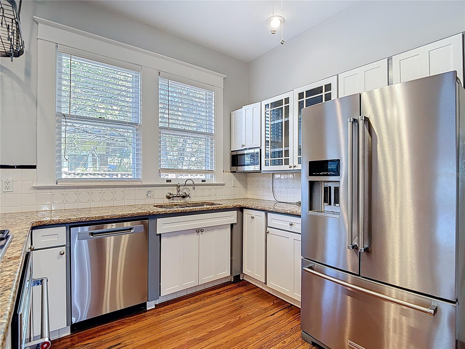 2105 W SOUTHVIEW AVE — photo 19