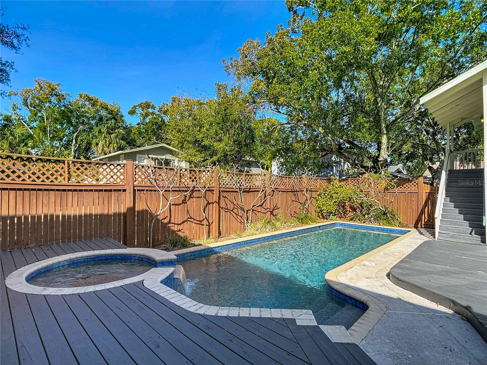 2105 W SOUTHVIEW AVE — photo 37
