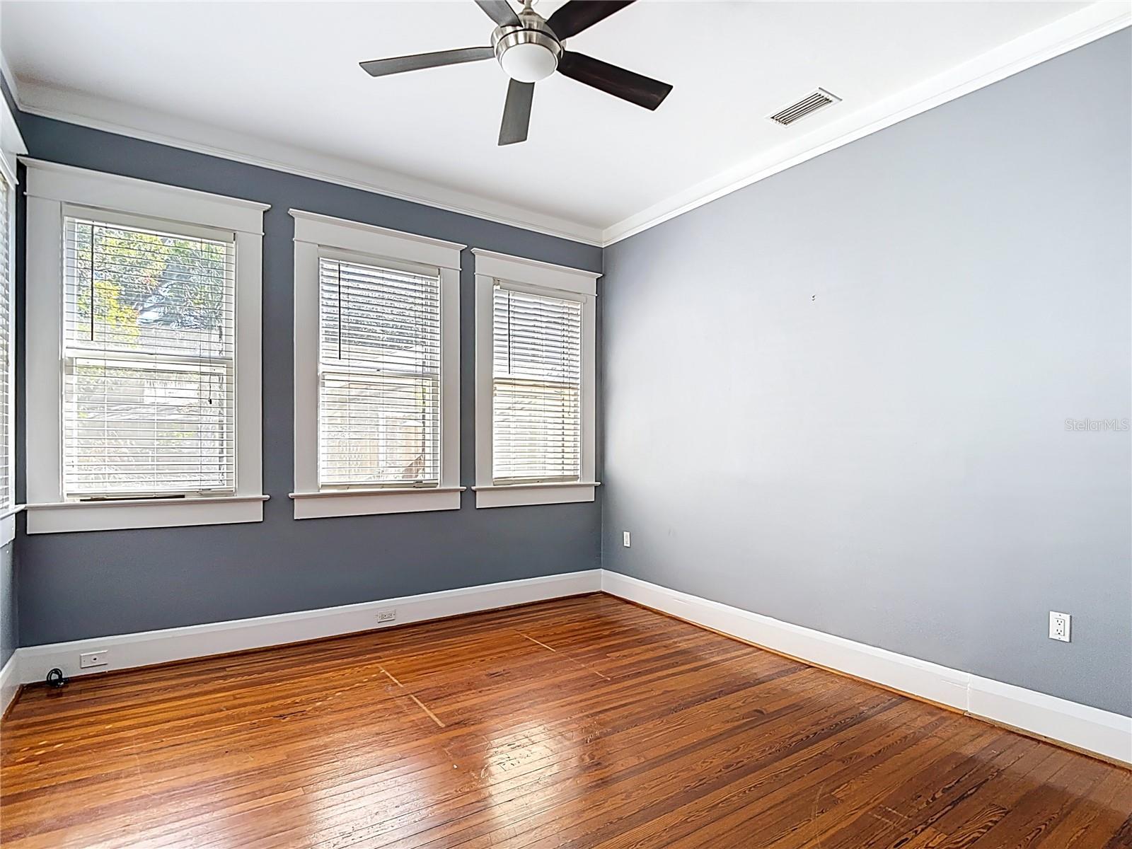 2105 W SOUTHVIEW AVE — photo 30