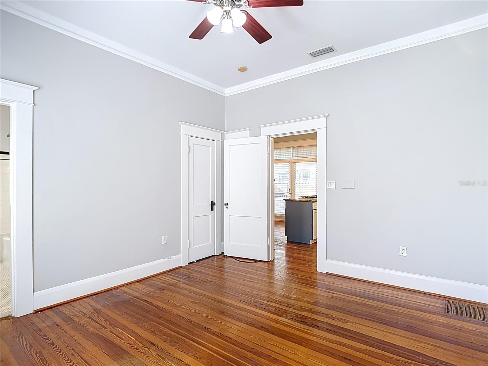 2105 W SOUTHVIEW AVE — photo 22