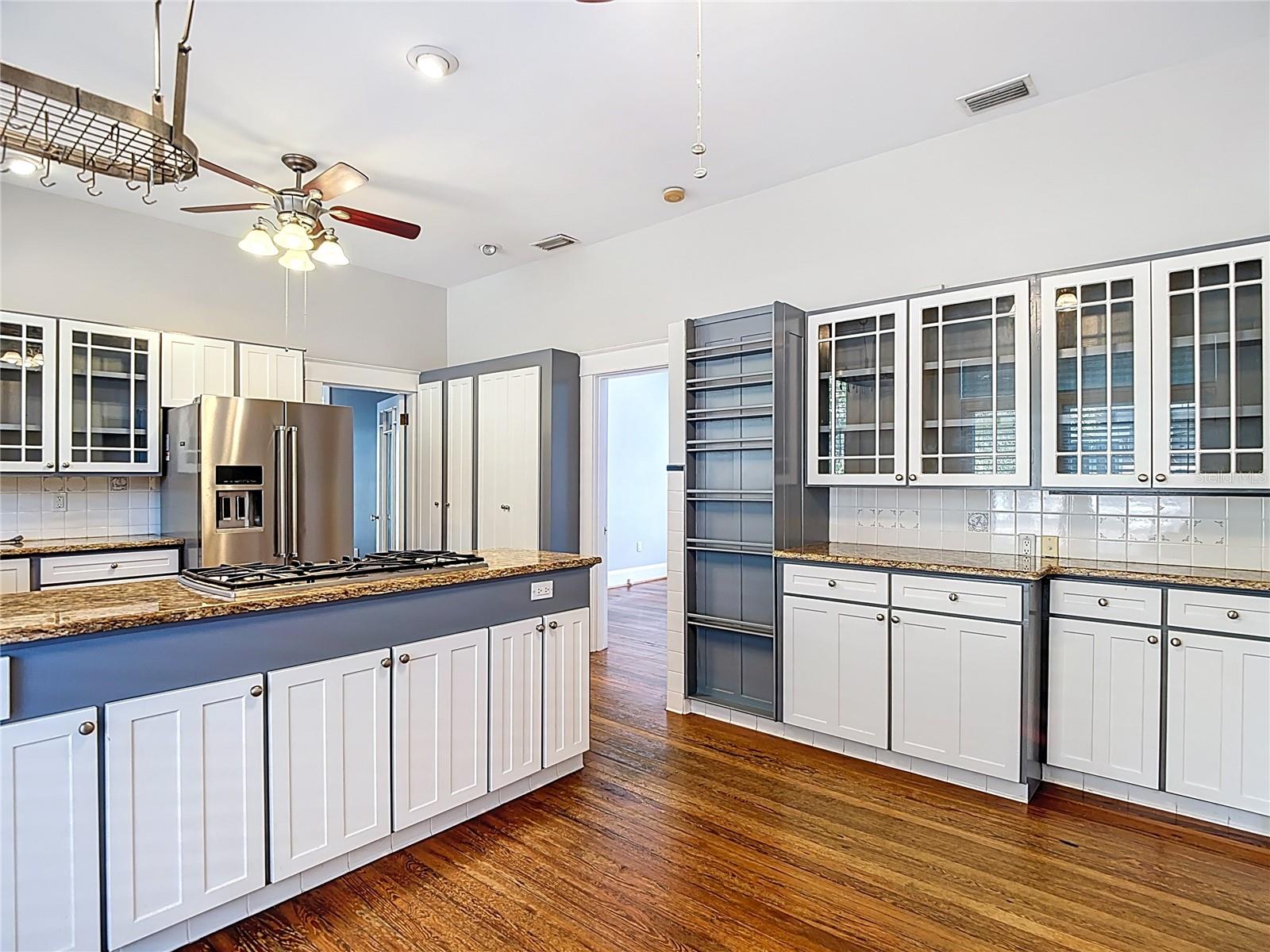 2105 W SOUTHVIEW AVE — photo 16