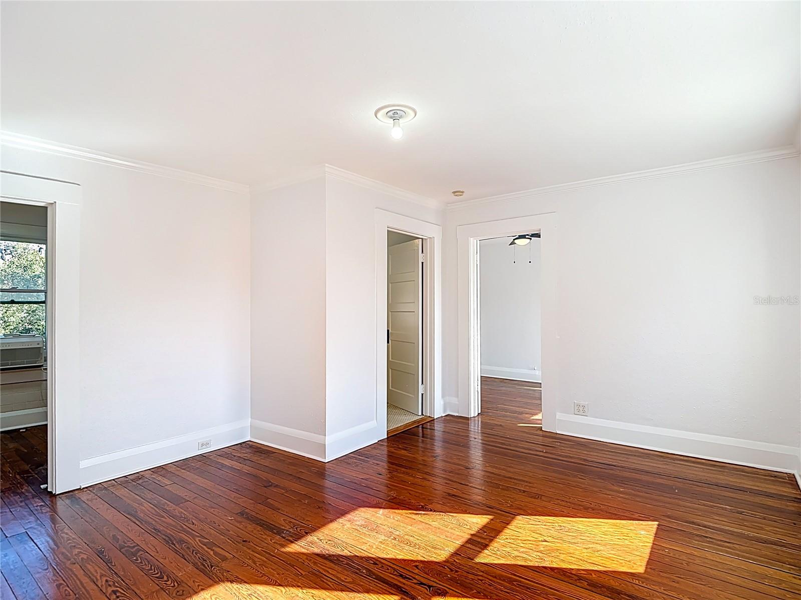 2105 W SOUTHVIEW AVE — photo 39