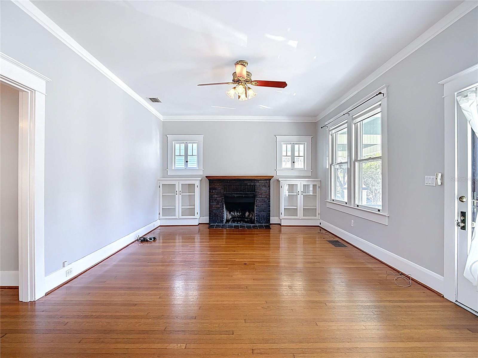2105 W SOUTHVIEW AVE — photo 10