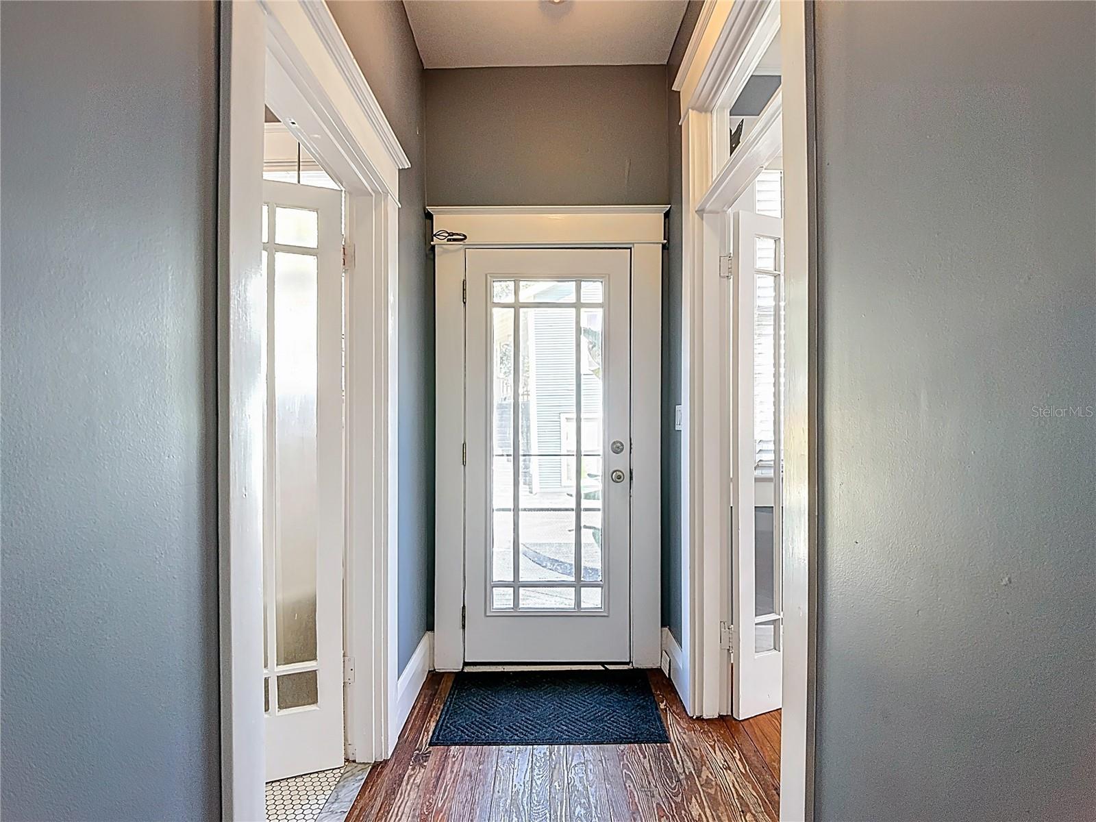 2105 W SOUTHVIEW AVE — photo 29
