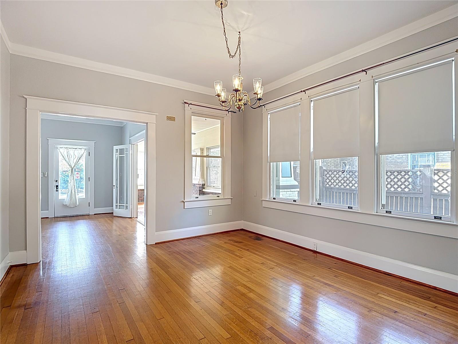 2105 W SOUTHVIEW AVE — photo 14
