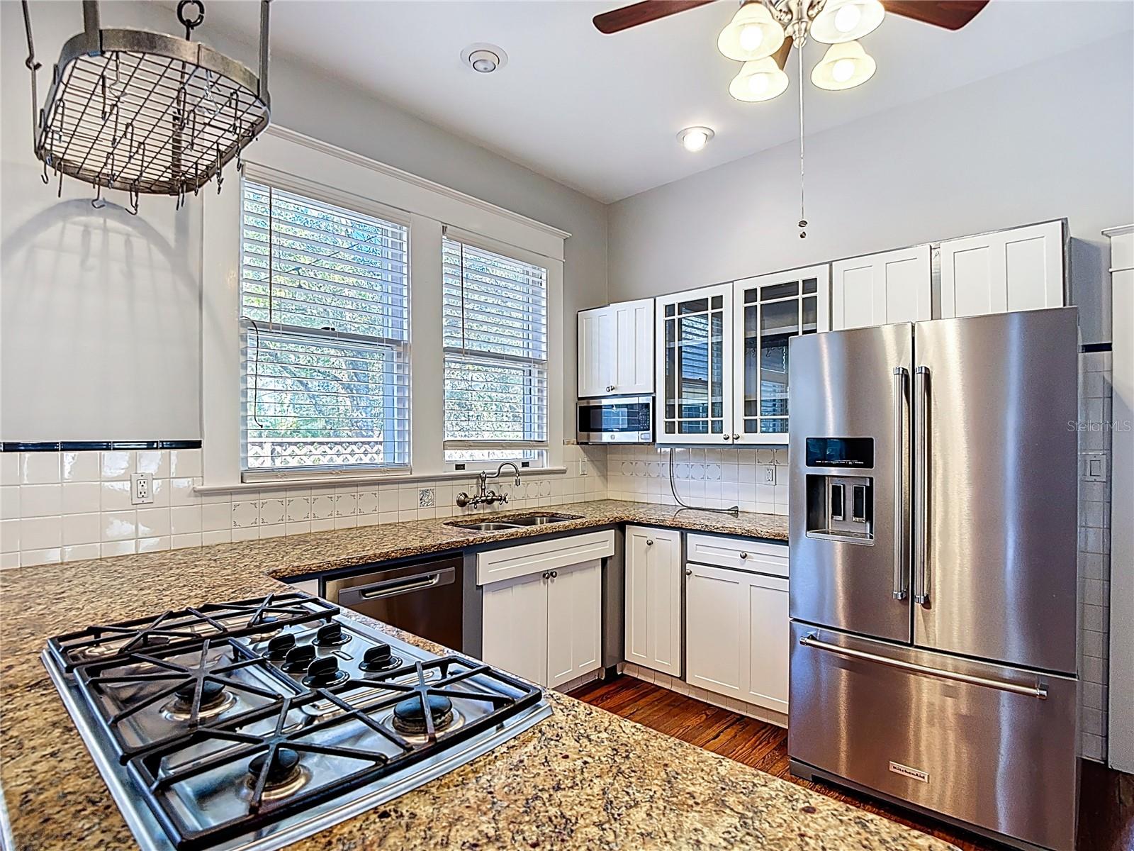 2105 W SOUTHVIEW AVE — photo 18