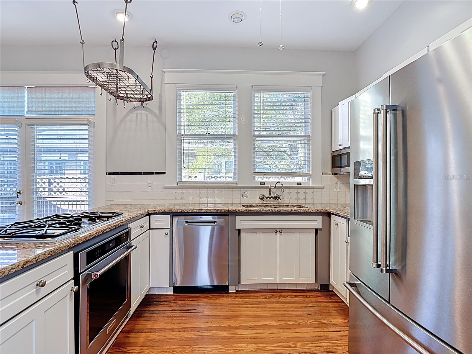 2105 W SOUTHVIEW AVE — photo 20