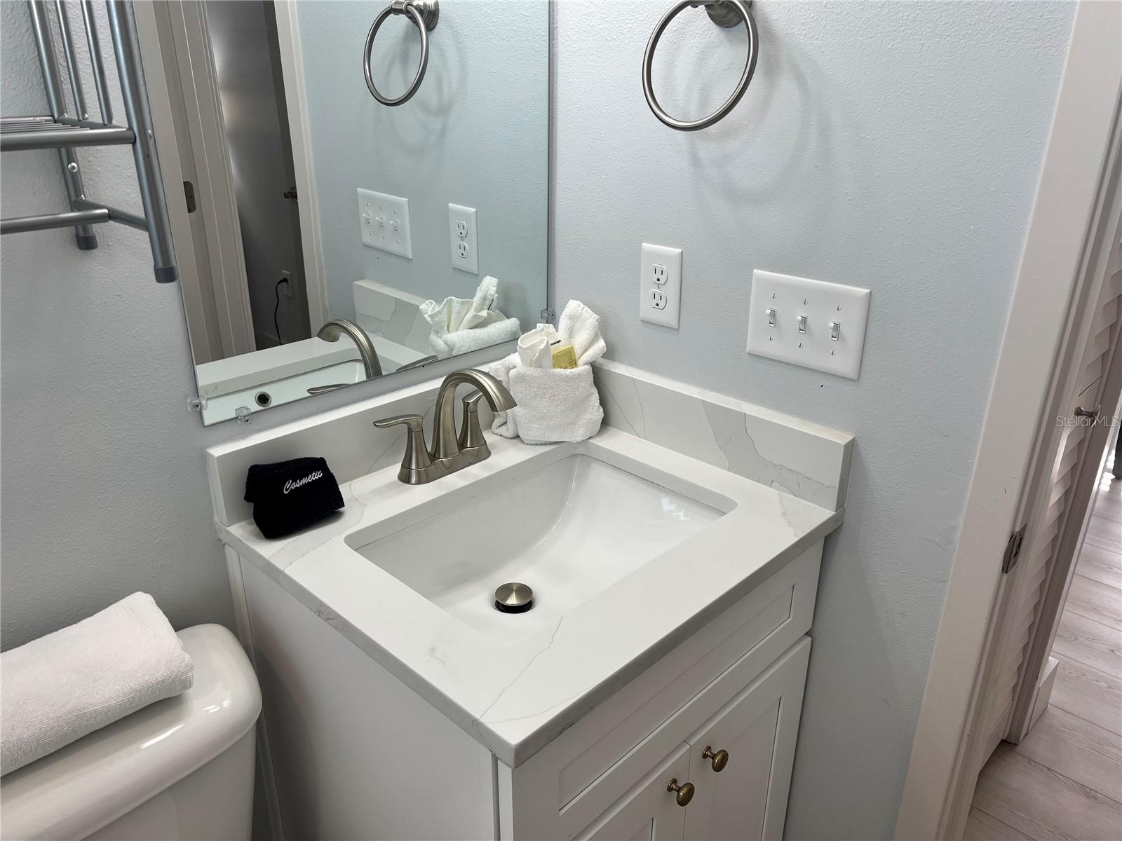 6020 MIDNIGHT PASS RD #32 — photo 9