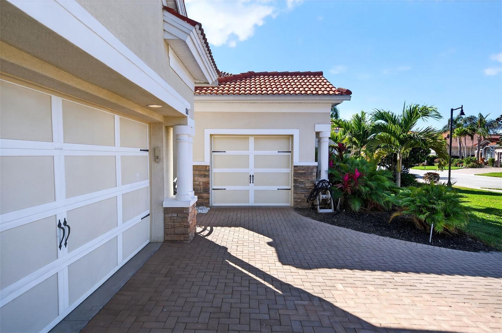 8111 SANTA ROSA CT — photo 10