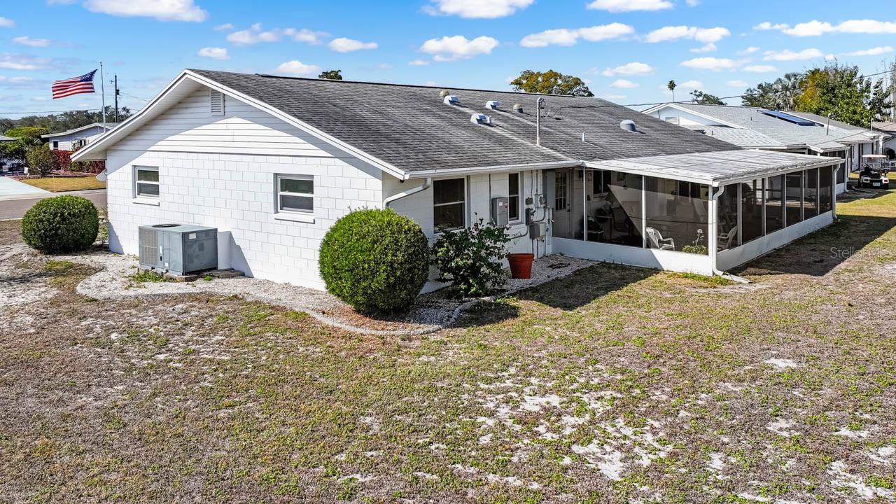 1001 AUGUSTA DR — photo 18