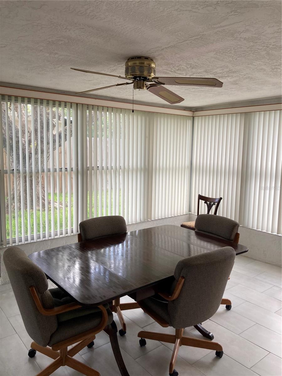 7628 VALLEY CT — photo 18