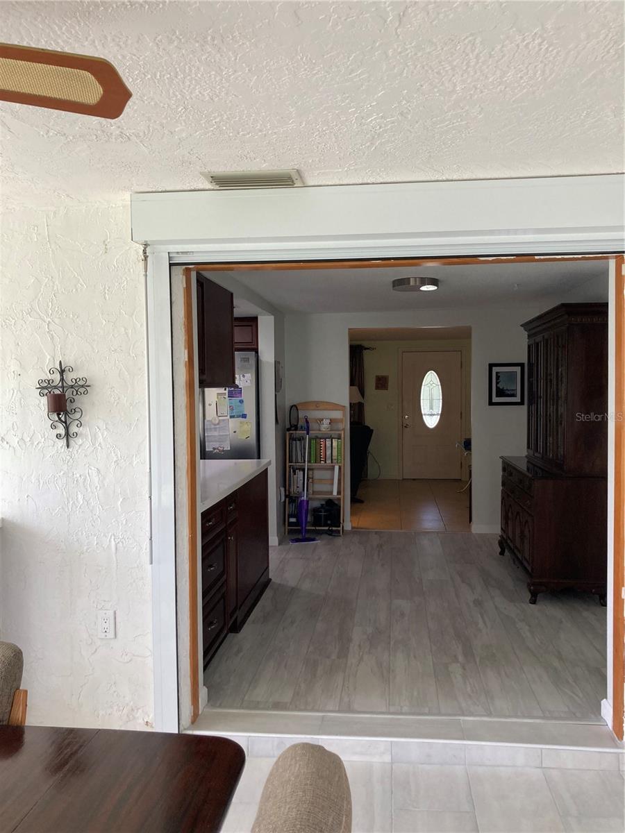 7628 VALLEY CT — photo 19