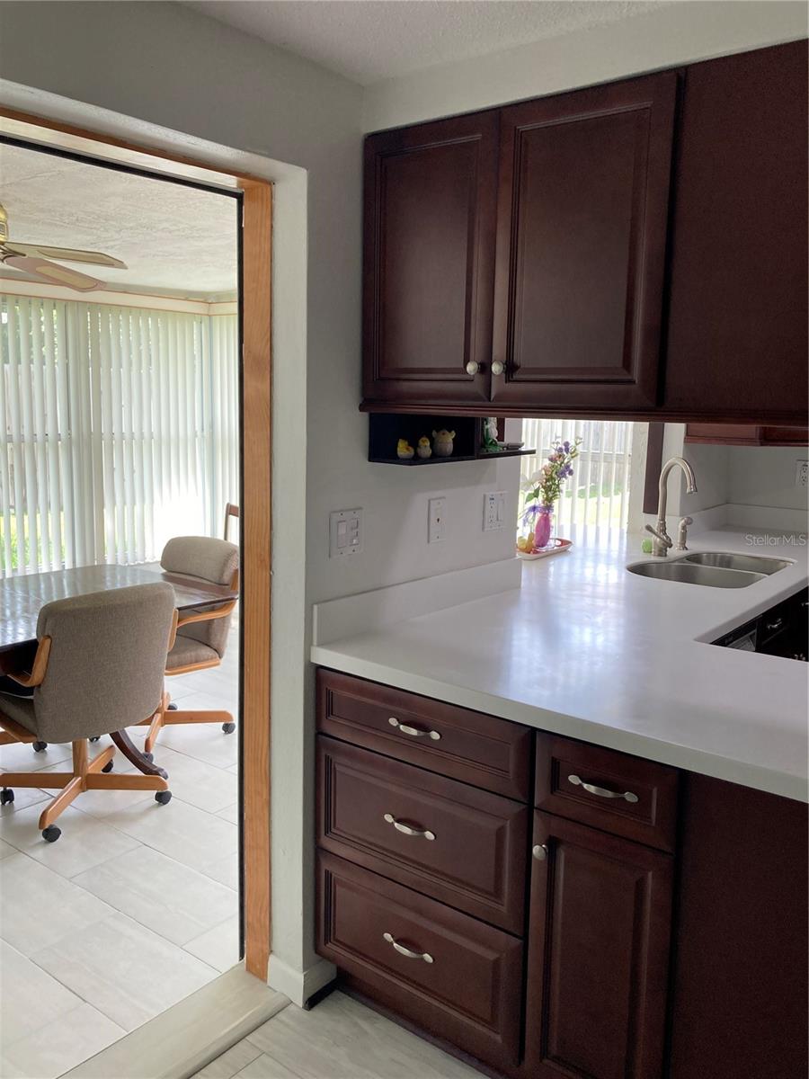 7628 VALLEY CT — photo 21