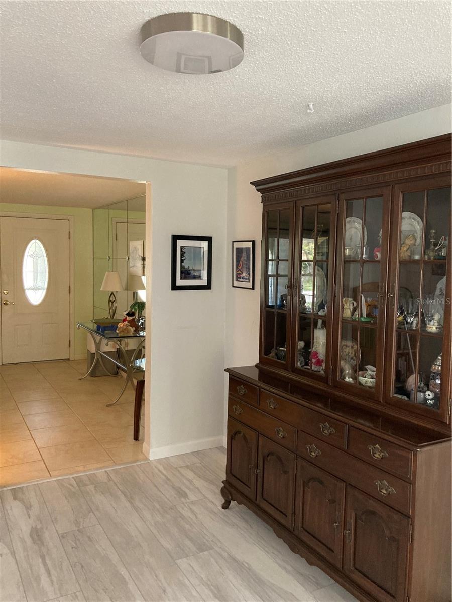 7628 VALLEY CT — photo 20