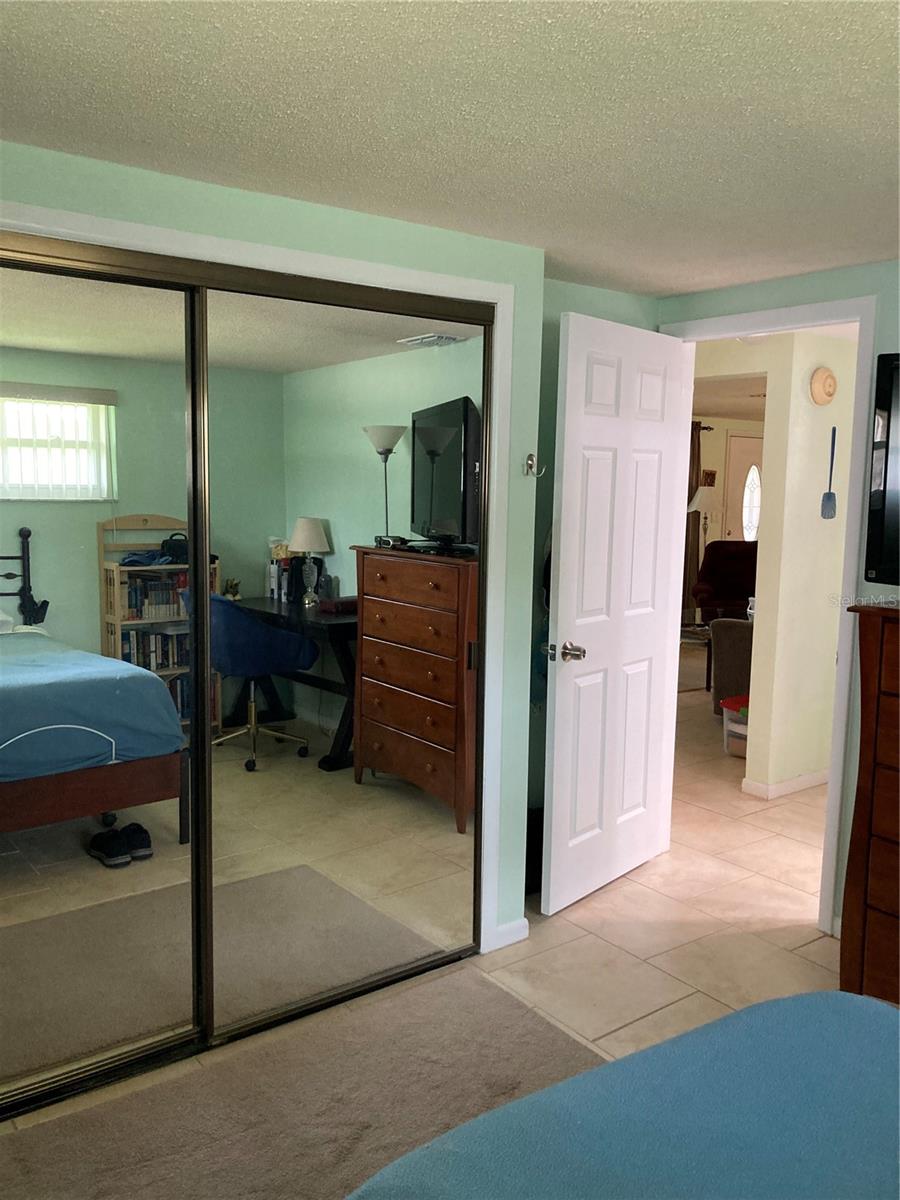 7628 VALLEY CT — photo 34