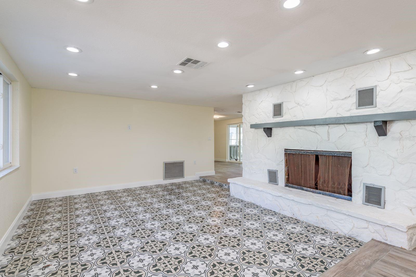 13816 CELIDA AVE — photo 14