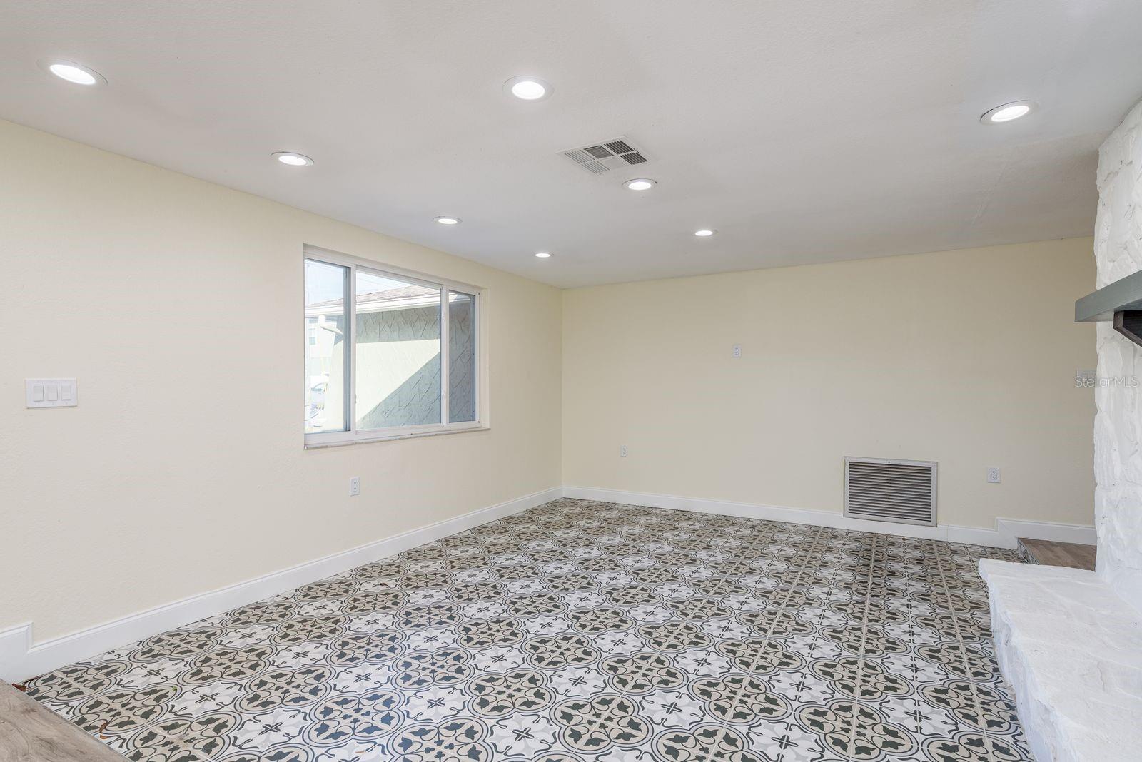 13816 CELIDA AVE — photo 15