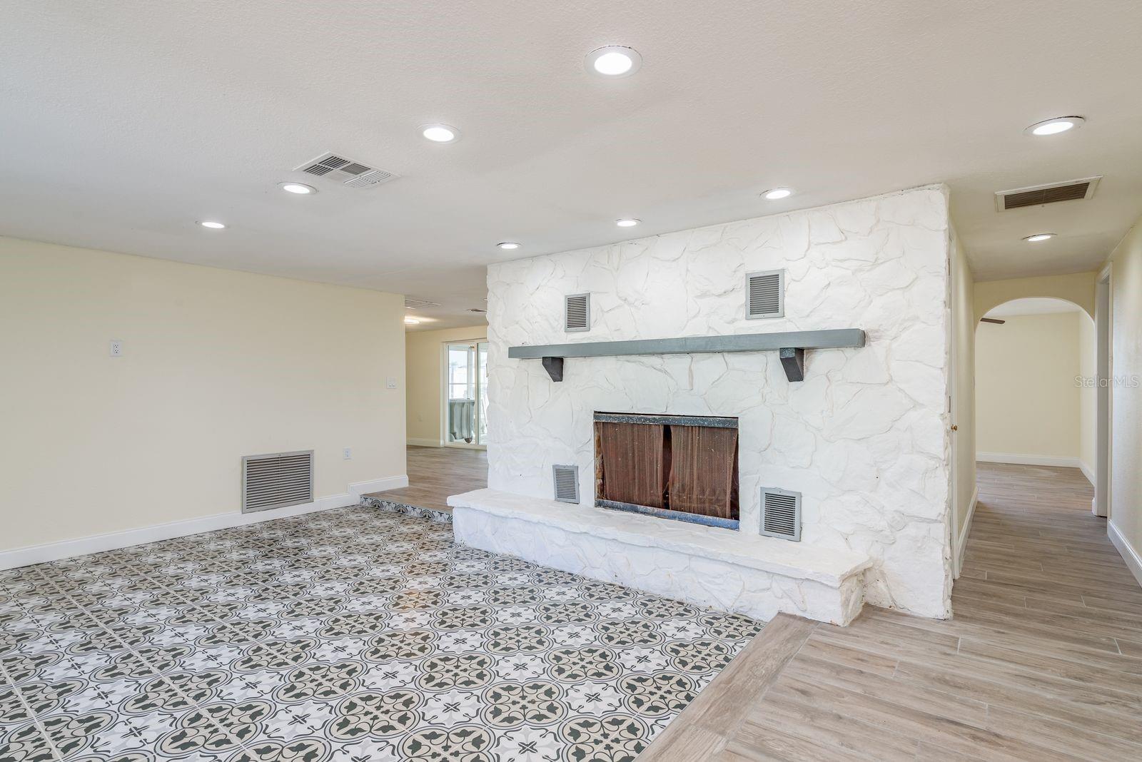 13816 CELIDA AVE — photo 13