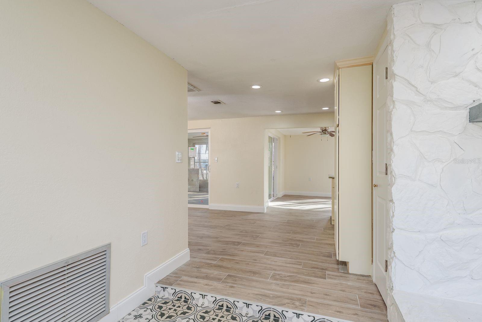 13816 CELIDA AVE — photo 9