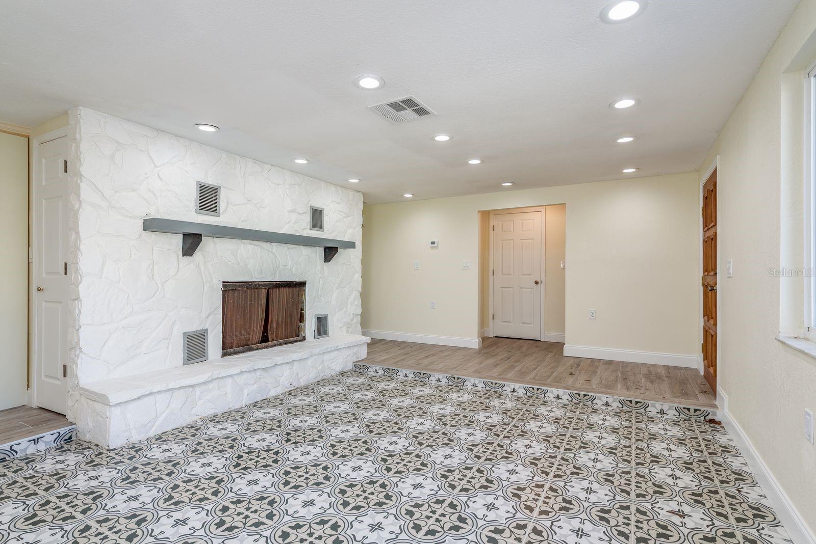 13816 CELIDA AVE — photo 3