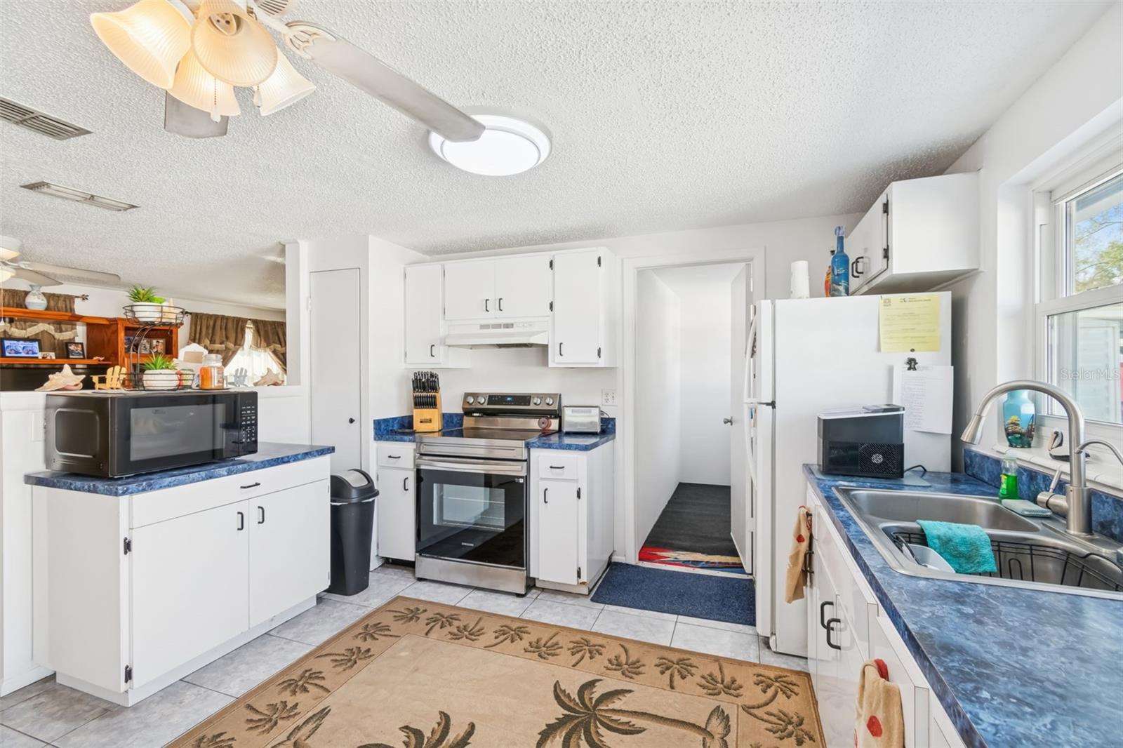 6503 AMUNDSON CT — photo 23