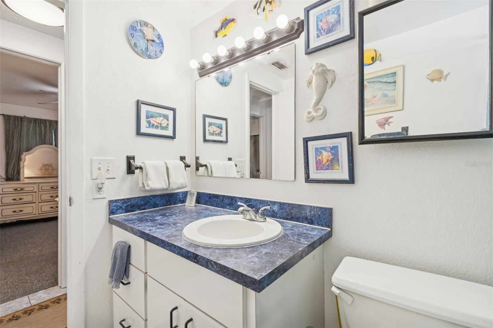 6503 AMUNDSON CT — photo 37