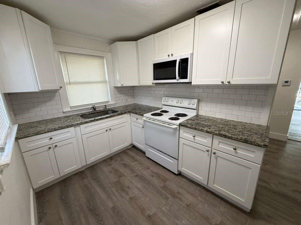 3404 E 33RD AVE — photo 9