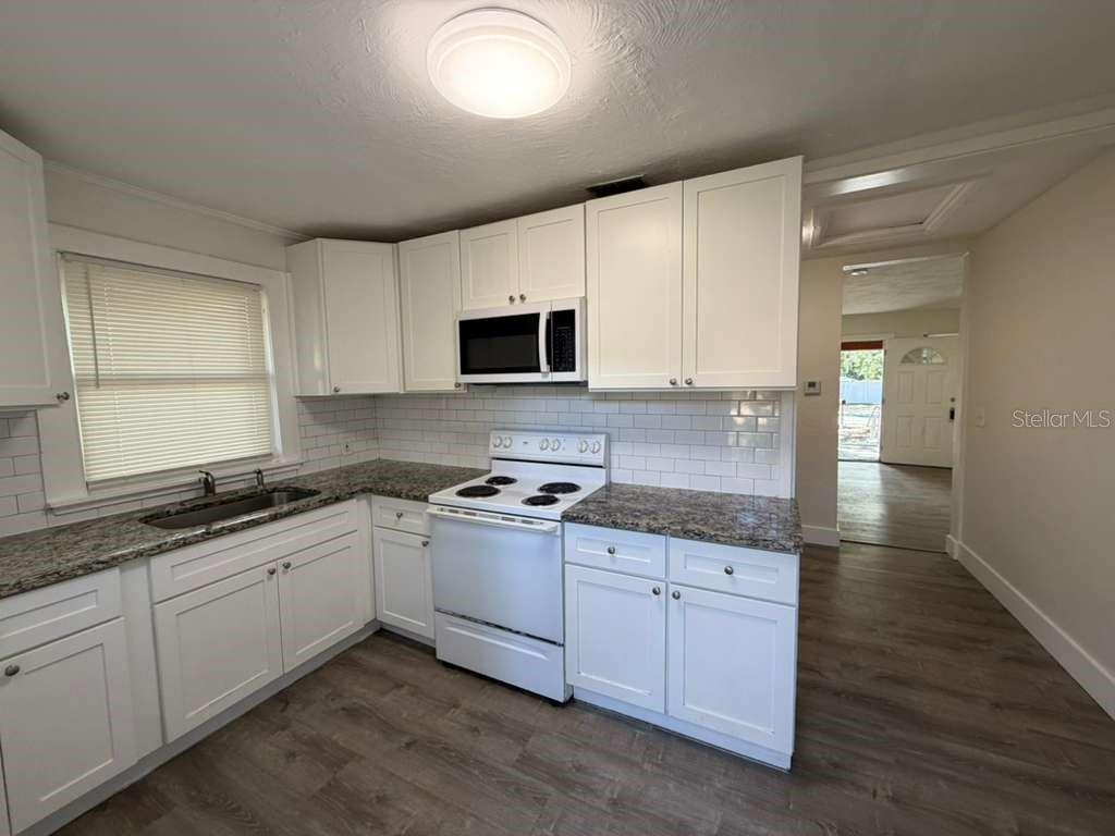 3404 E 33RD AVE — photo 8