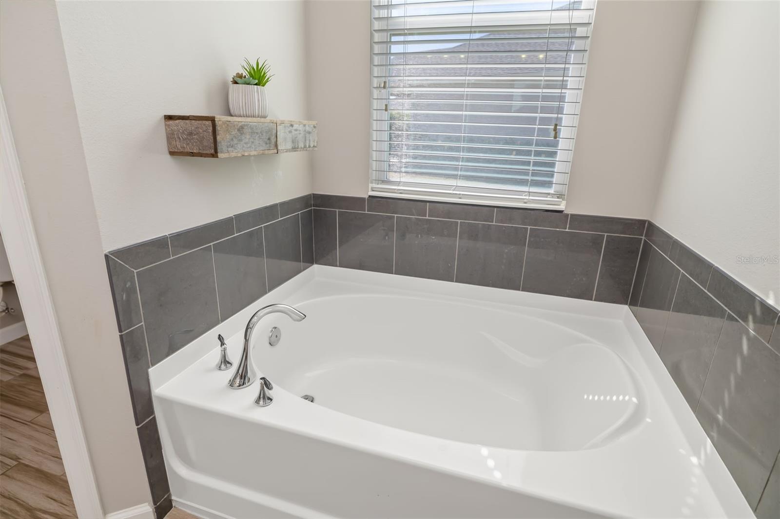 5315 BENTGRASS WAY — photo 33