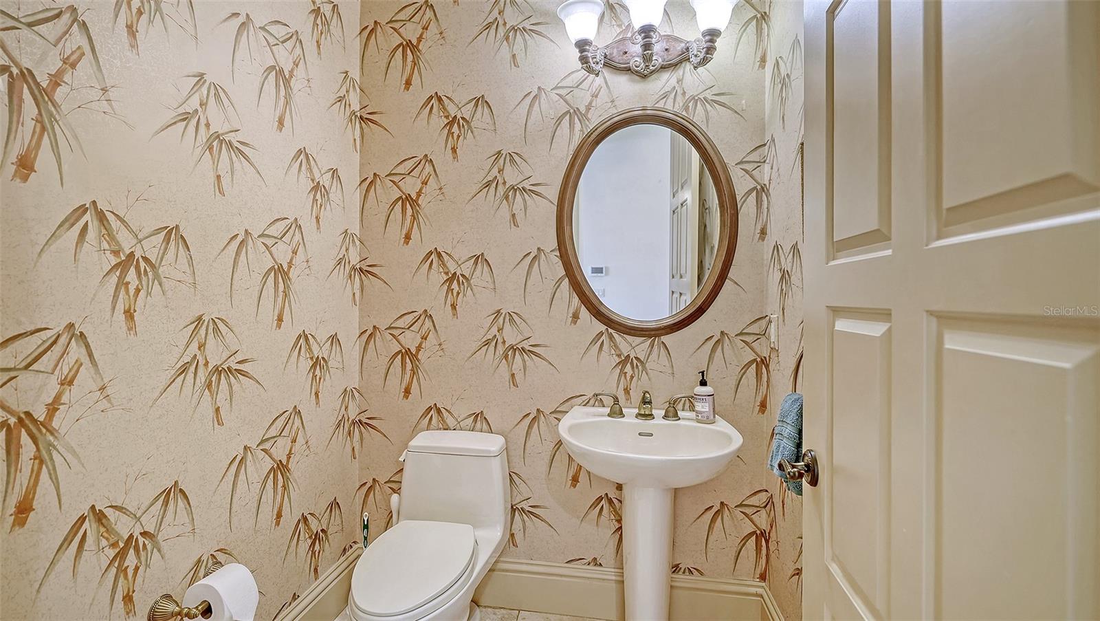 570 S SPOONBILL DR — photo 36