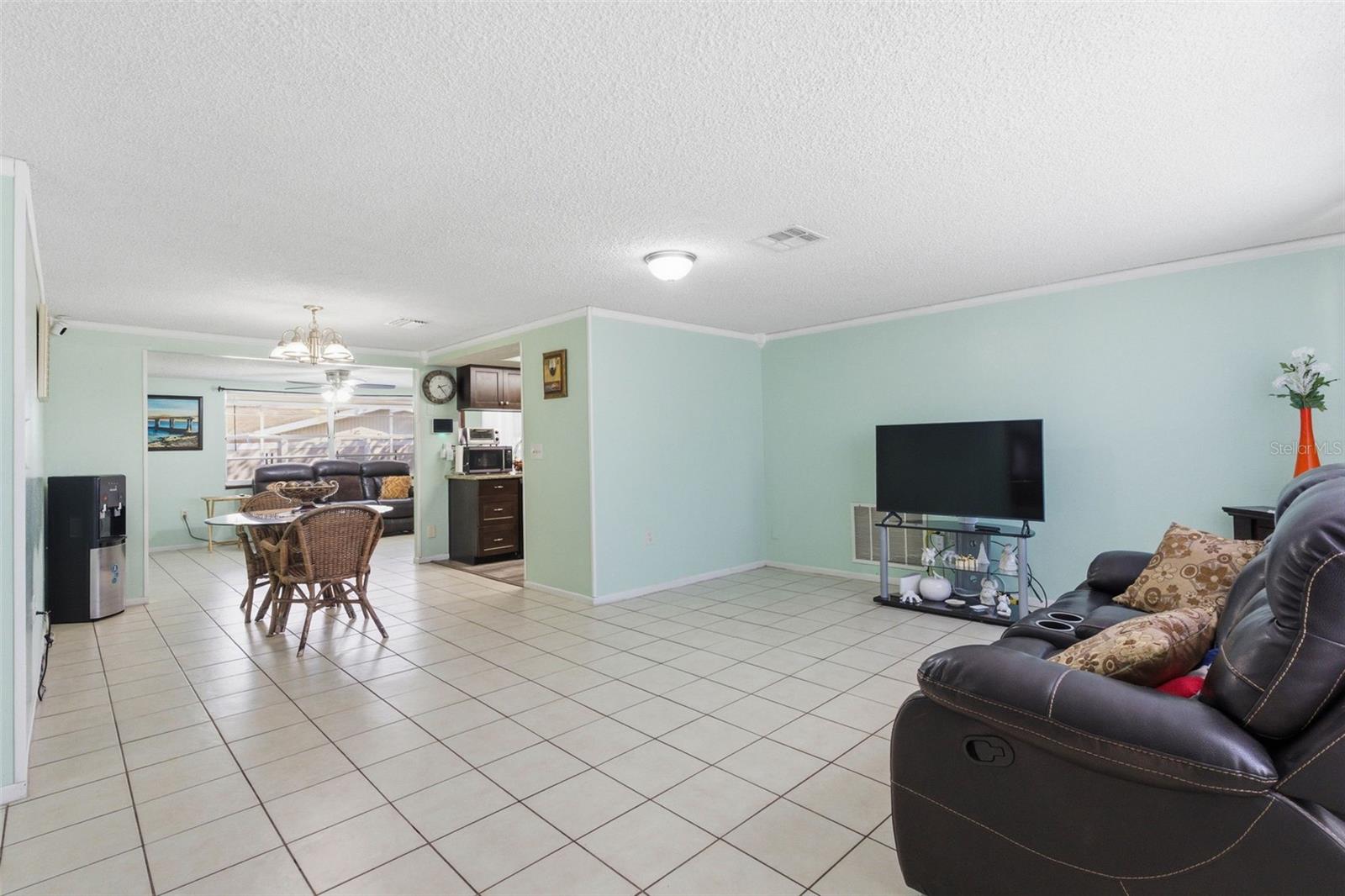 4904 ELMWOOD ST — photo 13