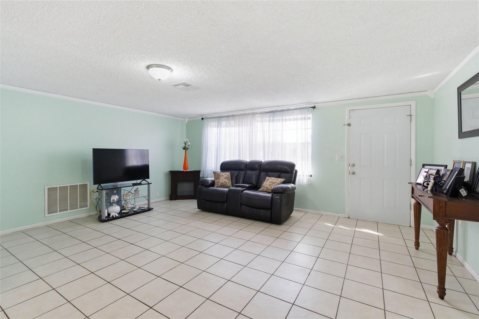 4904 ELMWOOD ST — photo 14