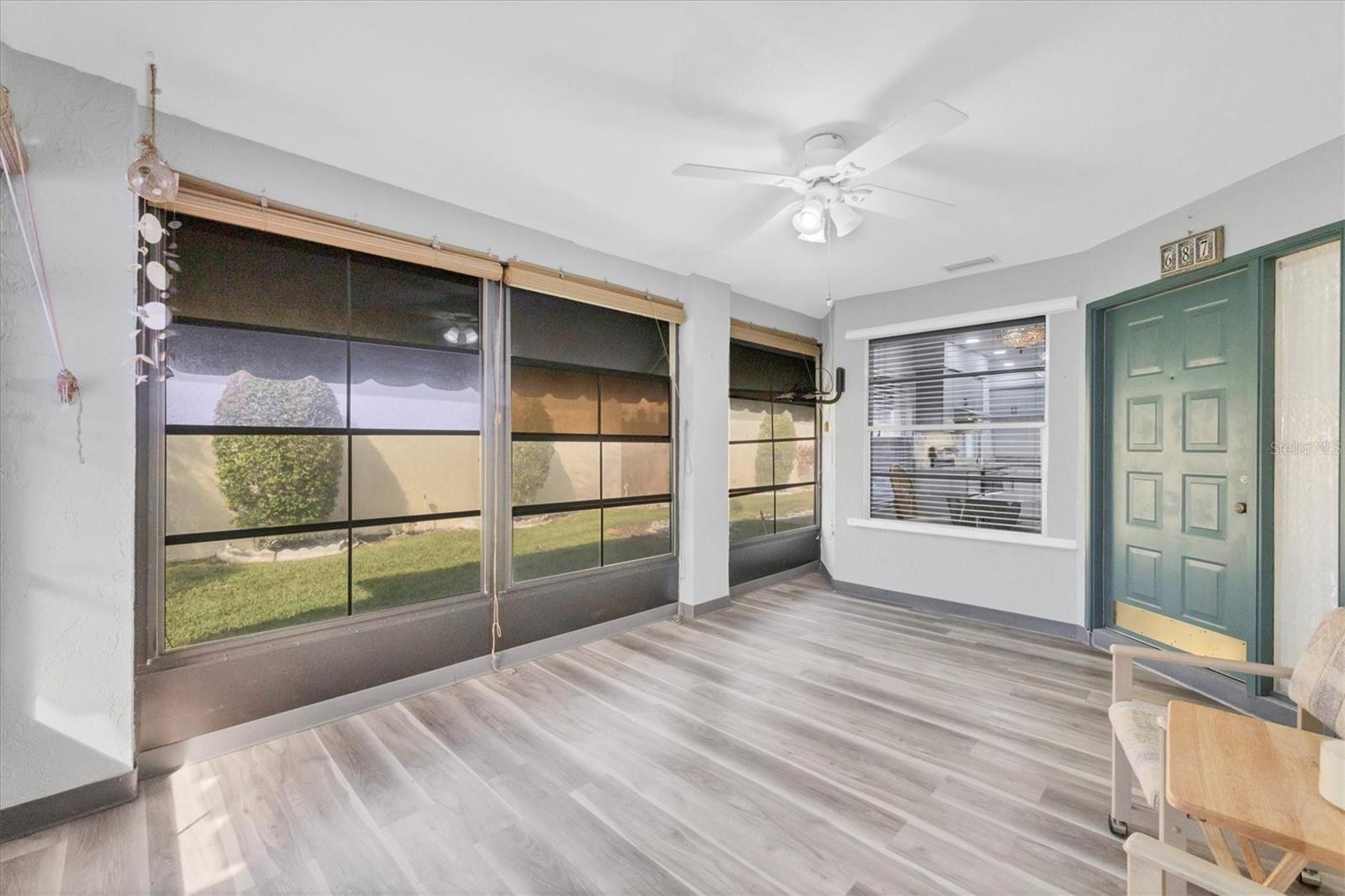 687 LINDEN DR — photo 12