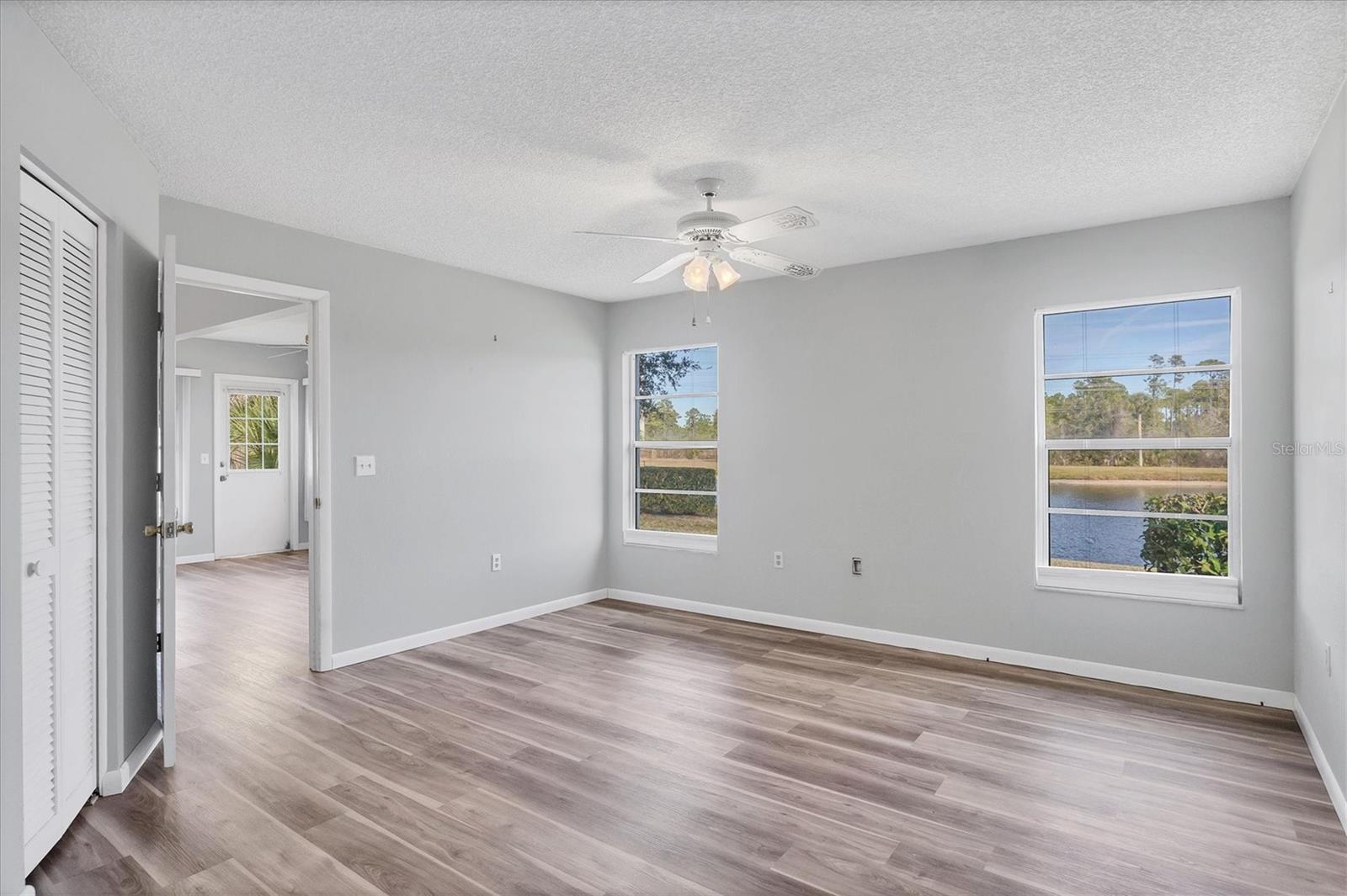687 LINDEN DR — photo 27