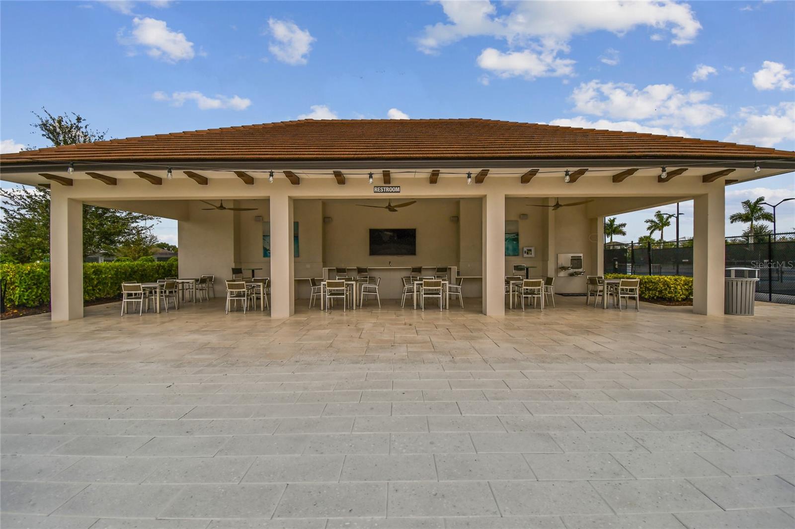 4952 SURFSIDE CIR — photo 95