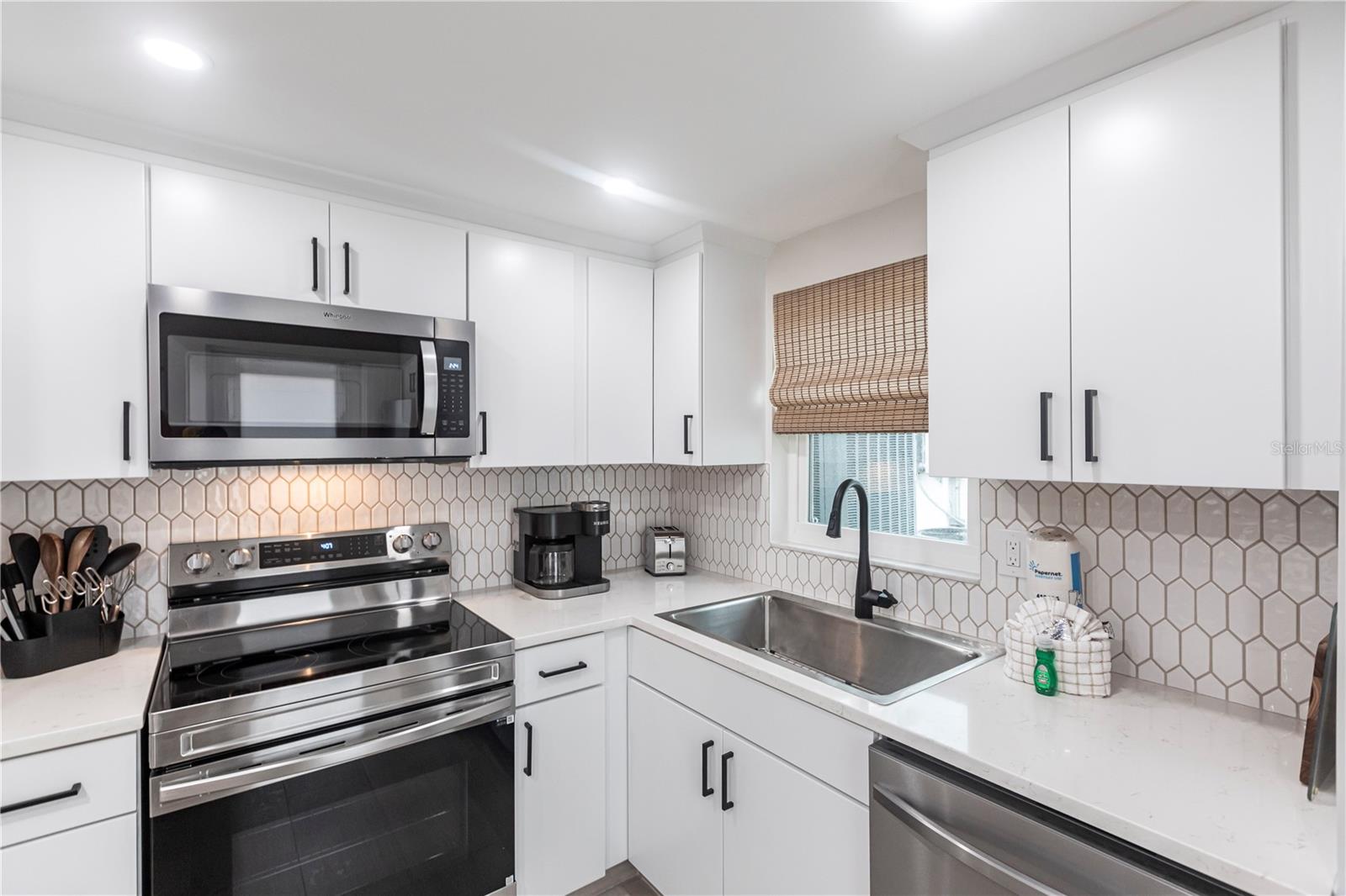 6154 MIDNIGHT PASS RD #B18 — photo 7