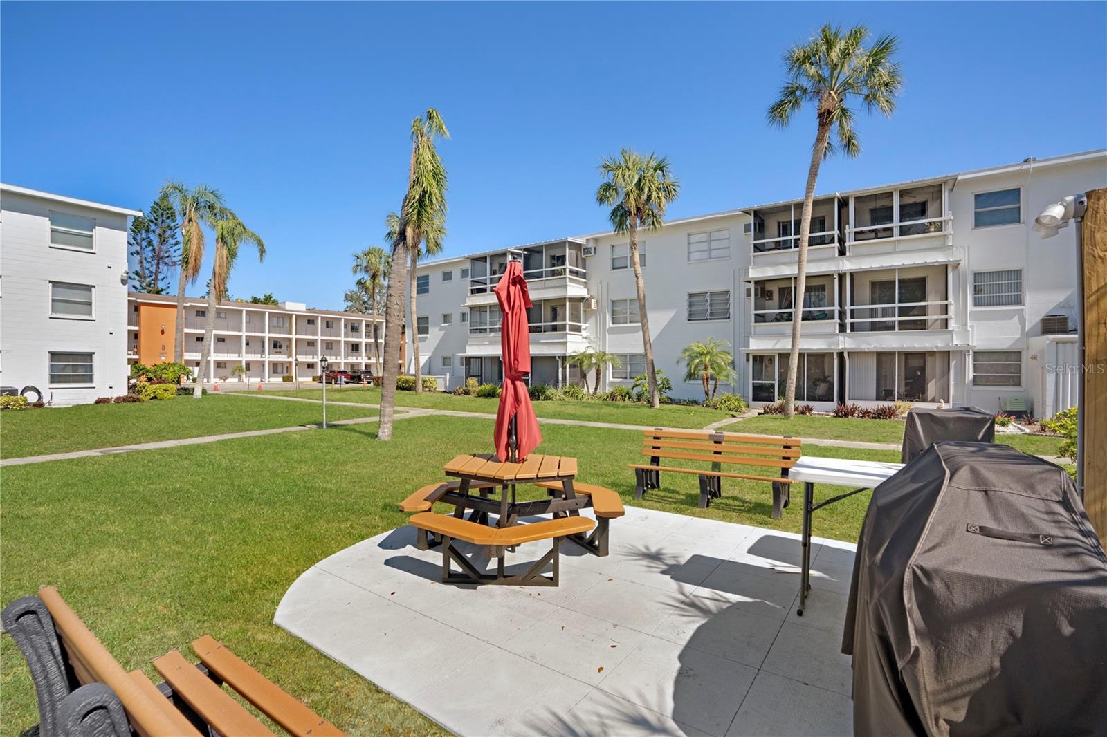 2211 SUNSET DR #E3 — photo 27