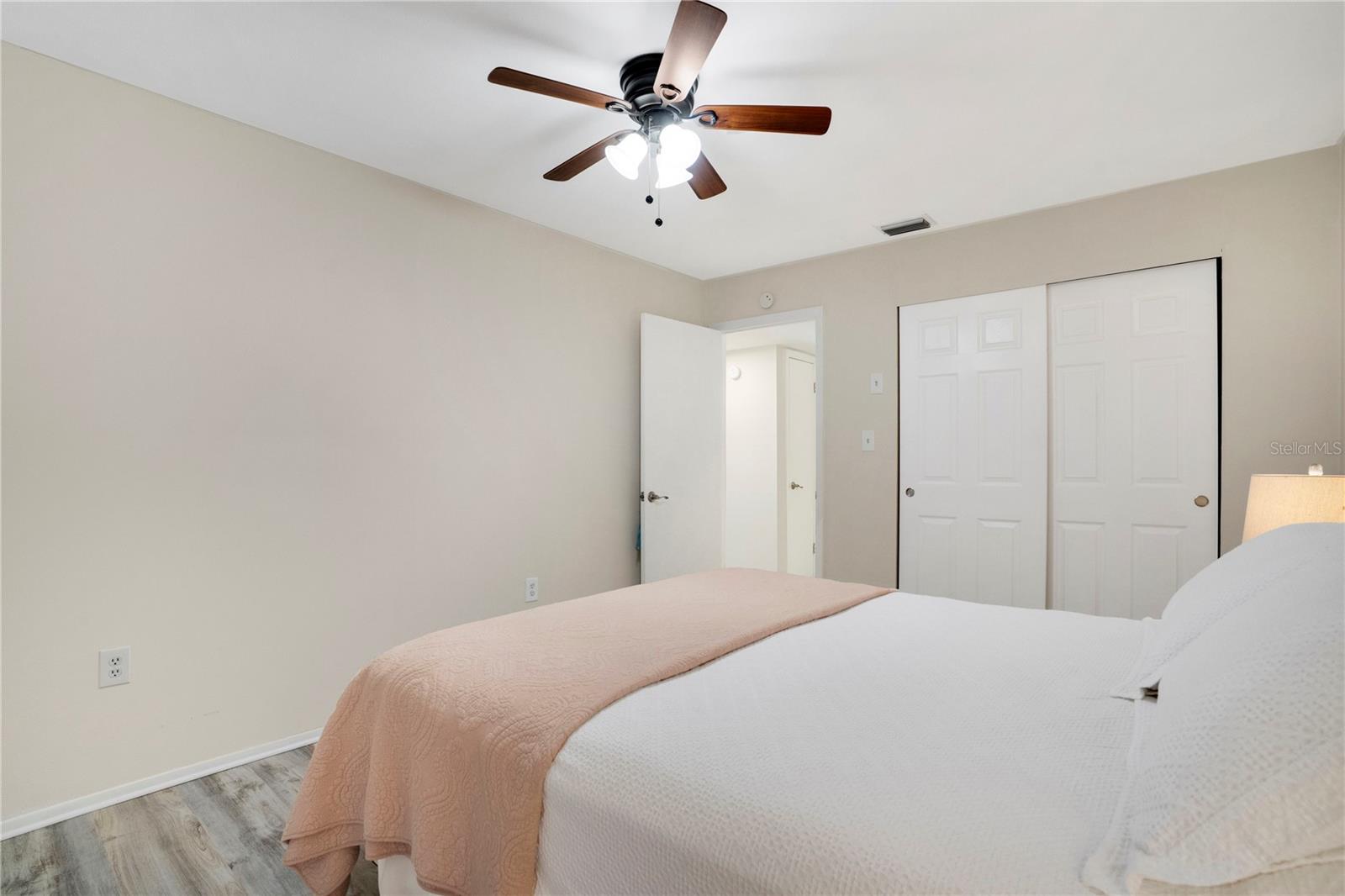 2211 SUNSET DR #E3 — photo 23