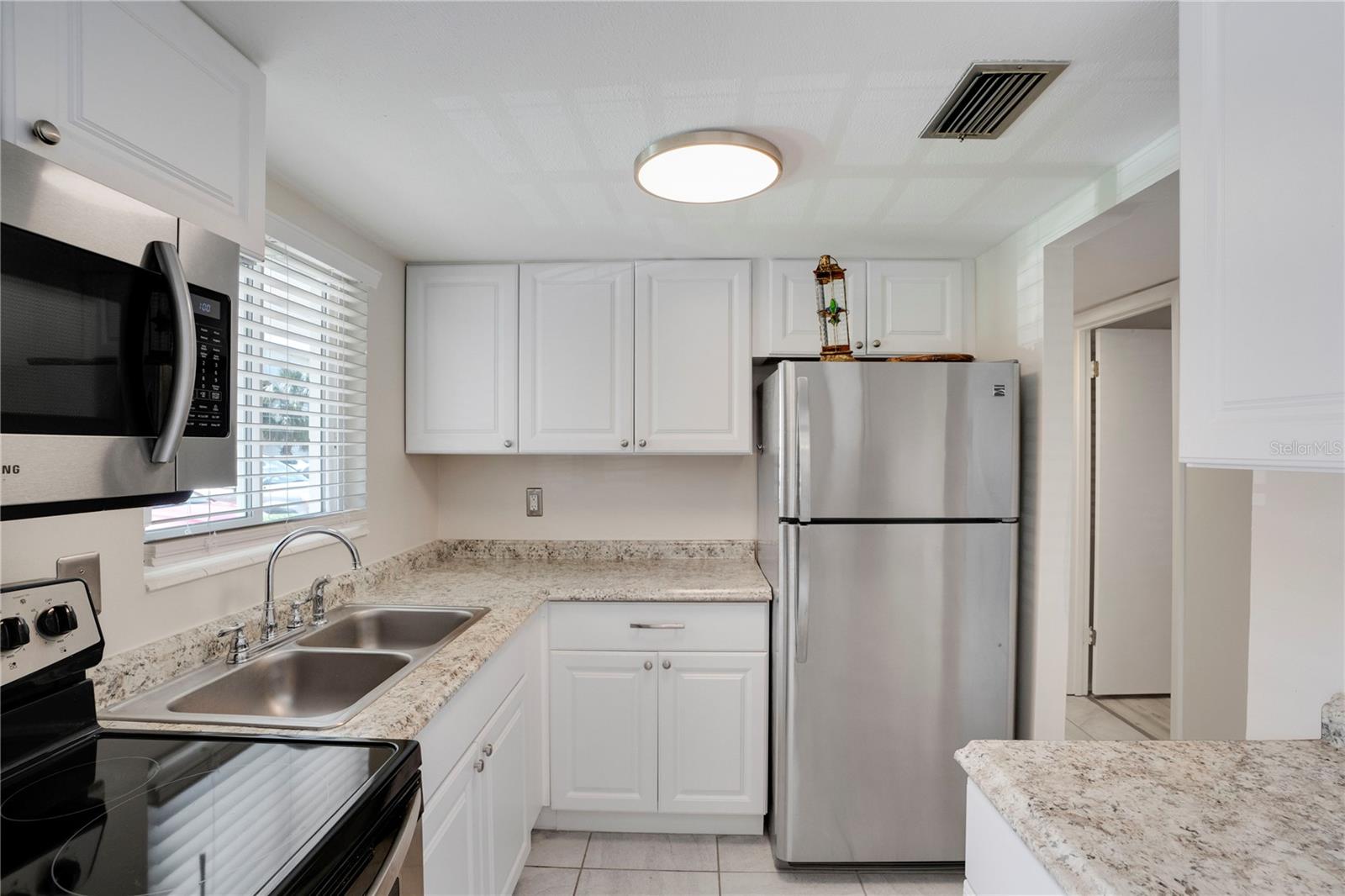 2211 SUNSET DR #E3 — photo 5