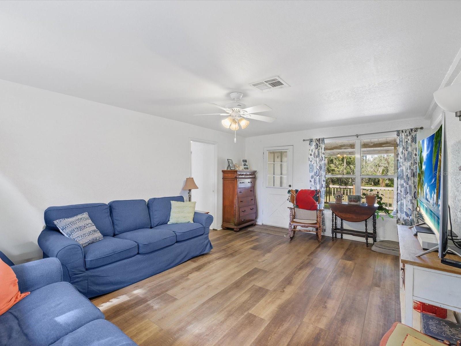 36228 CLINTON AVE — photo 5