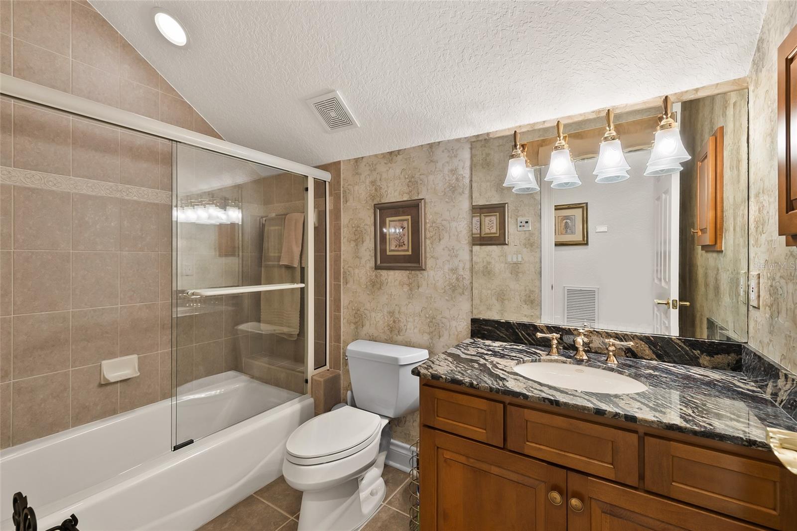 8402 TALLAHASSEE DR NE — photo 20