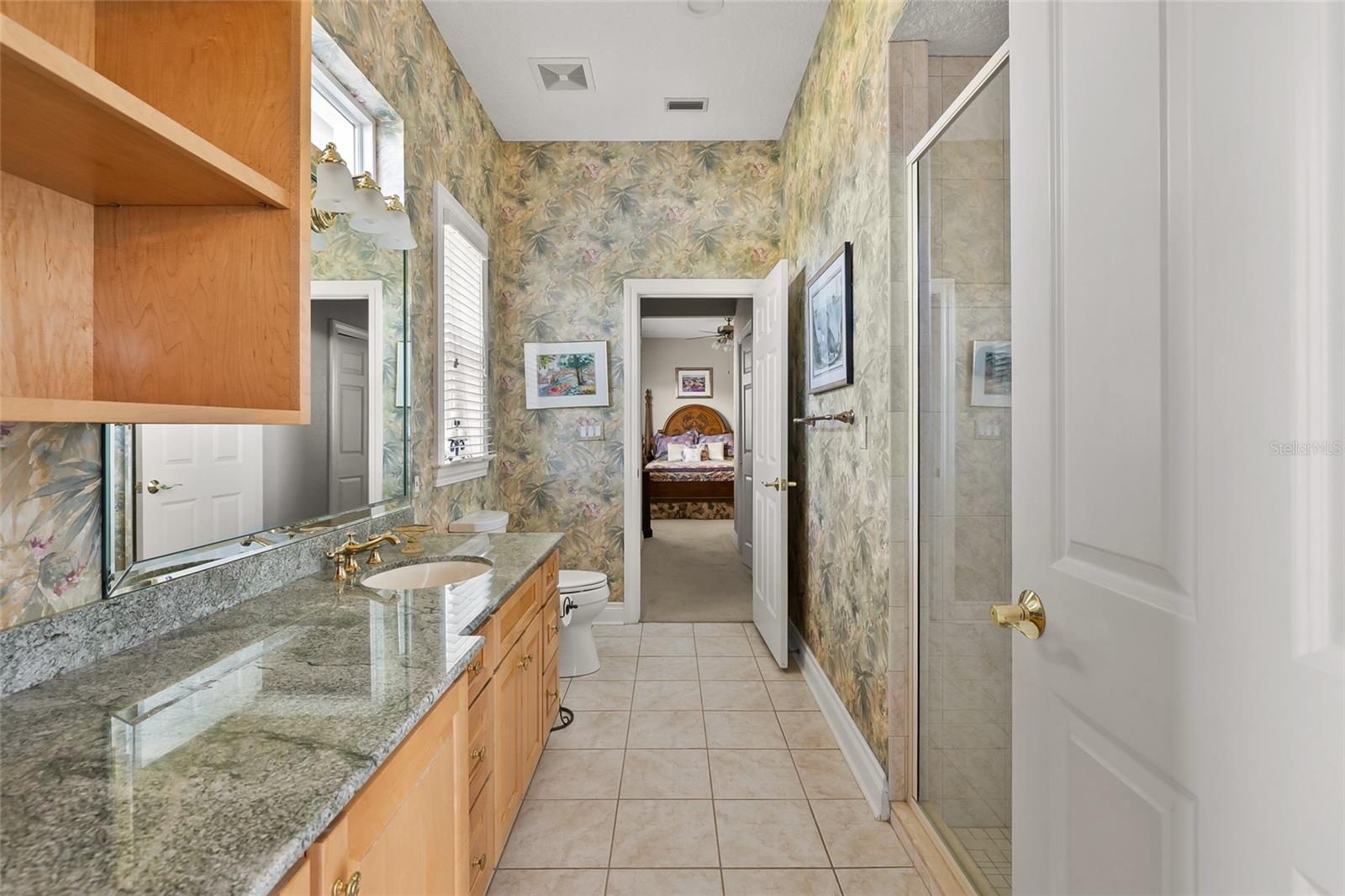 8402 TALLAHASSEE DR NE — photo 24