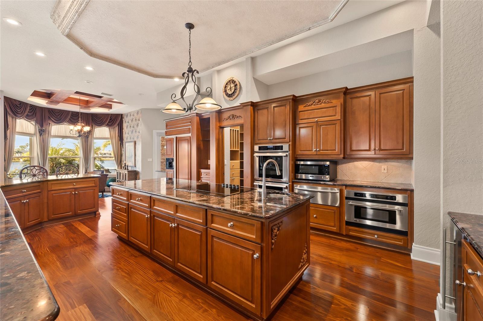 8402 TALLAHASSEE DR NE — photo 10