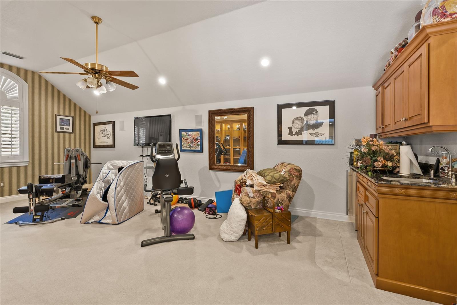 8402 TALLAHASSEE DR NE — photo 46
