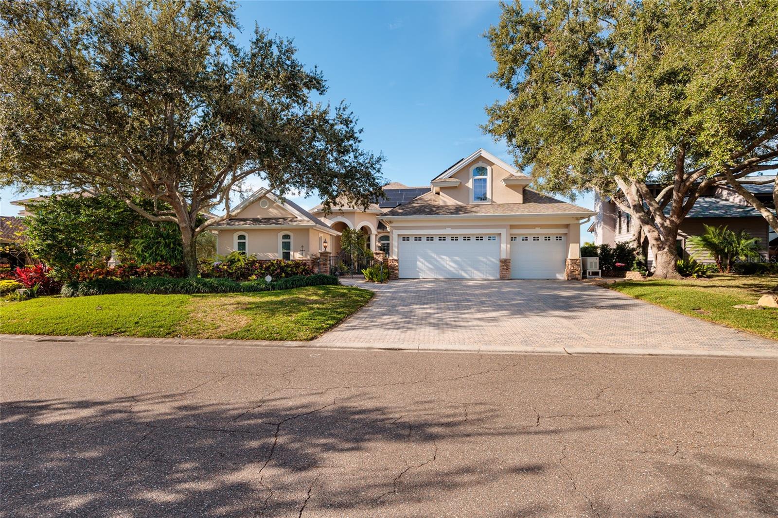 8402 TALLAHASSEE DR NE — photo 63