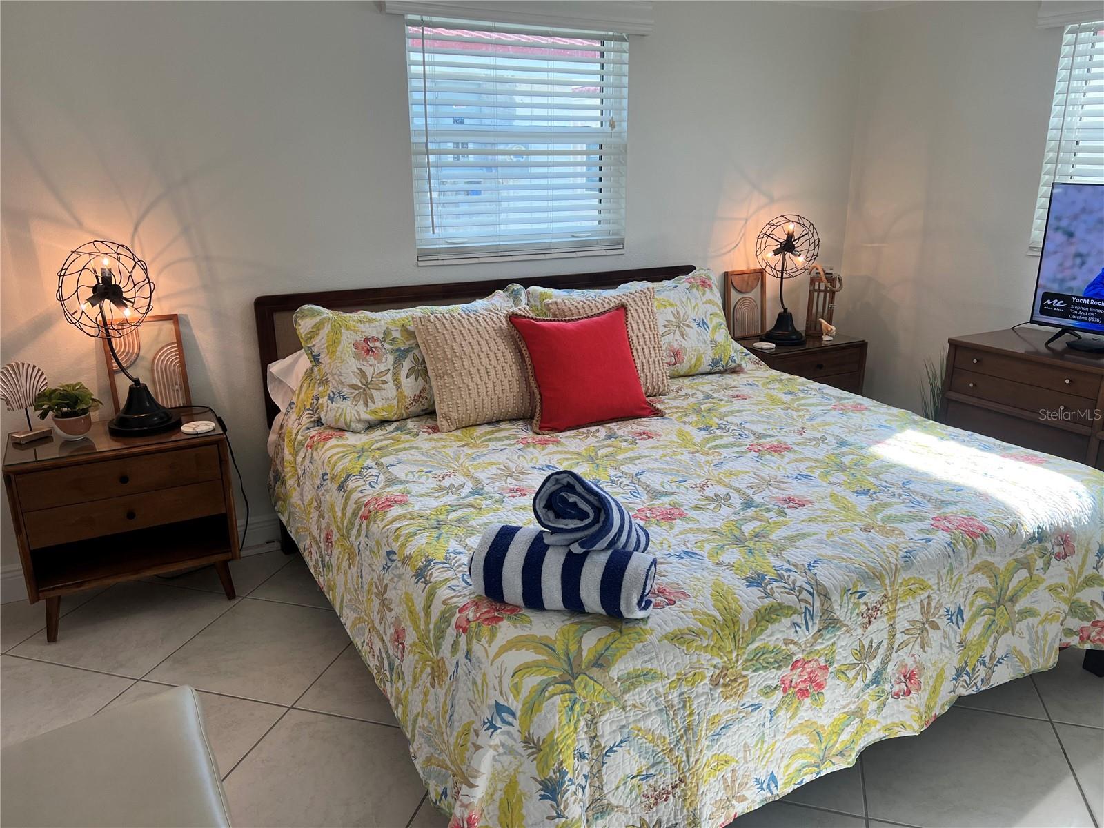 6154 MIDNIGHT PASS RD #B16 — photo 11